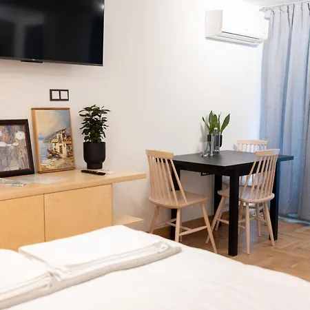 Luxury 12-4 * Plovdiv