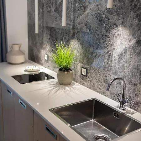 Luxury 12-4 * Plovdiv