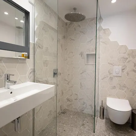 Luxury 12-4 * Filibe