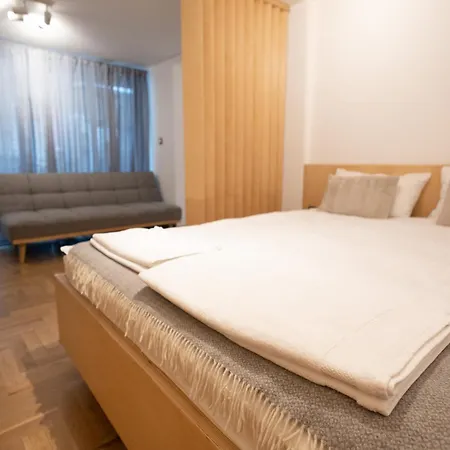 Luxury 12-4 Apartamento