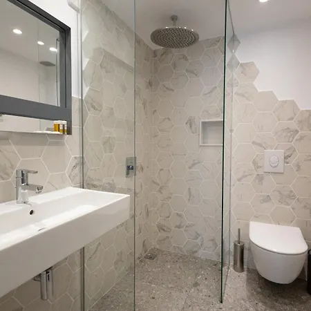 Luxury 12-4 Apartamento *